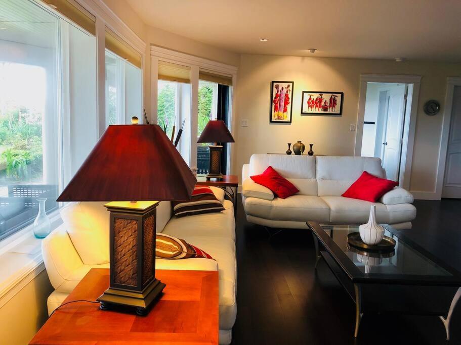 Saanichton Waterfront 2Br Suite With Superb Views Zewnętrze zdjęcie