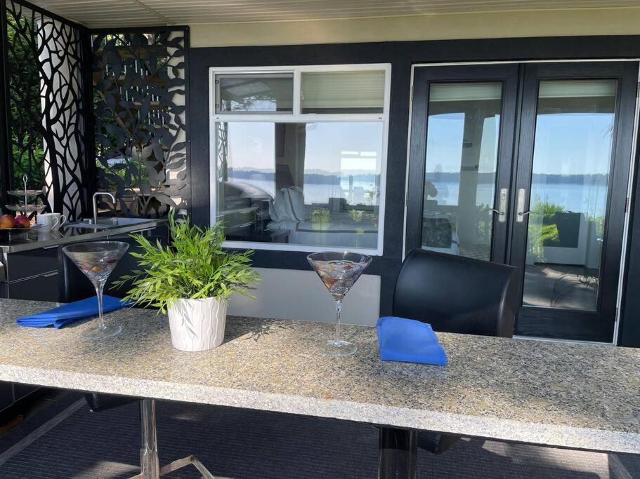 Saanichton Waterfront 2Br Suite With Superb Views Zewnętrze zdjęcie